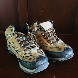 U.S. size 1 Ozark trail hiking boots